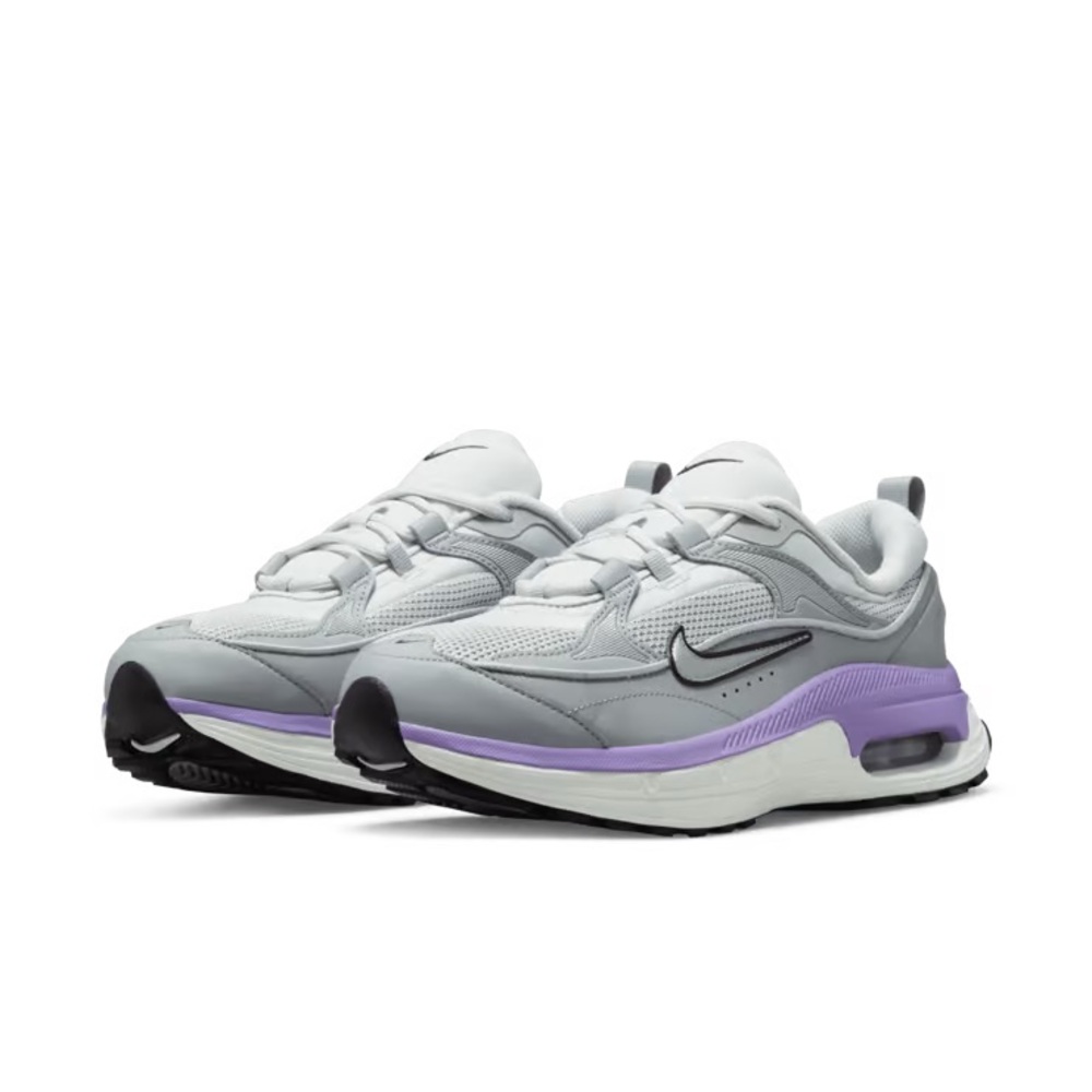 Women’s Nike Air Max Bliss size 6